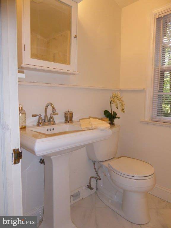 Wayne, PA 19087,310 PINE TREE RD