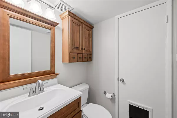 Mclean, VA 22102,1785 WESTWIND WAY #22