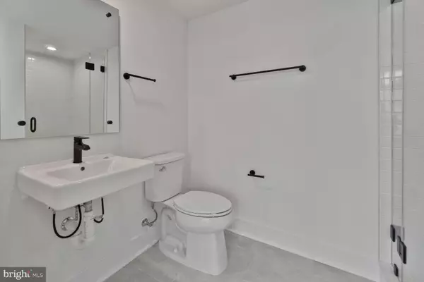 Bethesda, MD 20816,5353 ZENITH OVLK