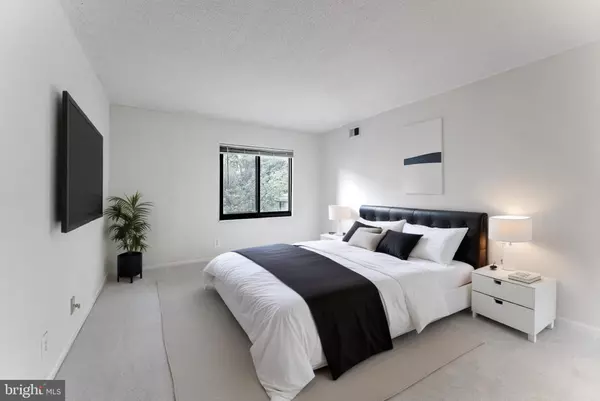 Alexandria, VA 22304,203 YOAKUM PKWY #403