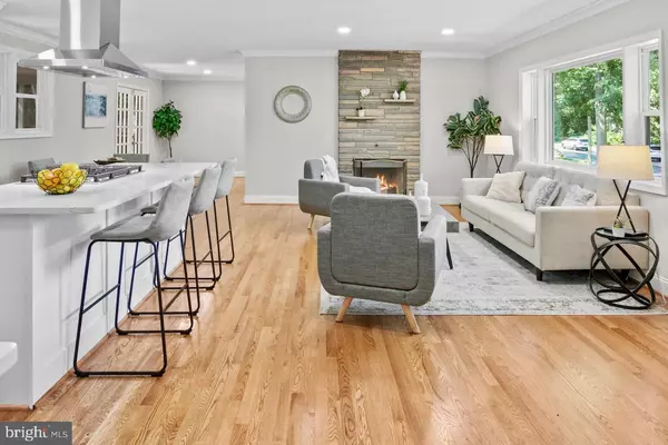 Alexandria, VA 22307,6502 FORT HUNT RD