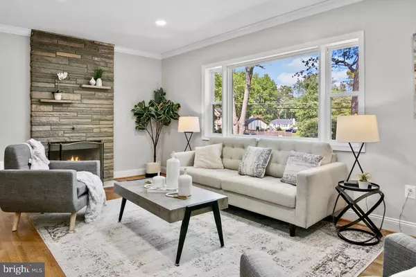 Alexandria, VA 22307,6502 FORT HUNT RD