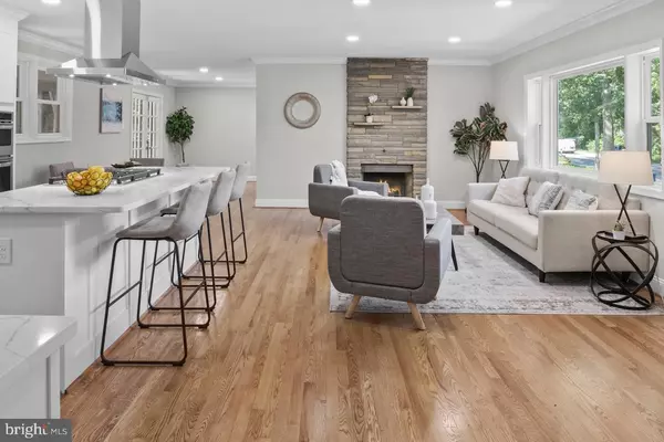 Alexandria, VA 22307,6502 FORT HUNT RD