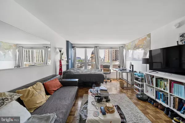 Philadelphia, PA 19103,224-30 W RITTENHOUSE SQ #715B