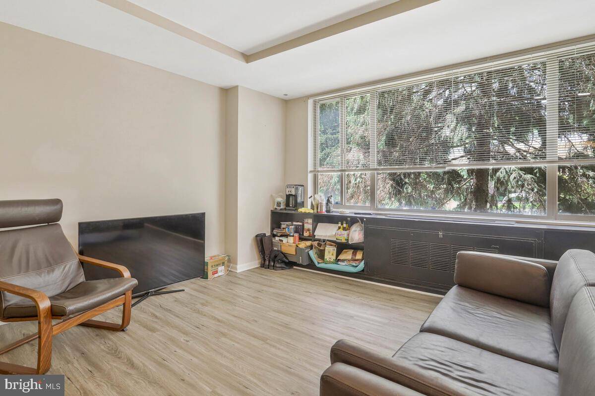 Arlington, VA 22209,1121 ARLINGTON BLVD #230