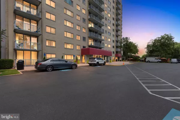 2500 N VAN DORN ST #406, Alexandria, VA 22302