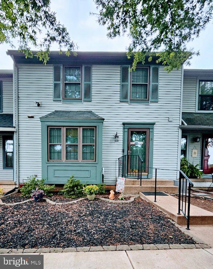 18 HOPTON CT, Sterling, VA 20165