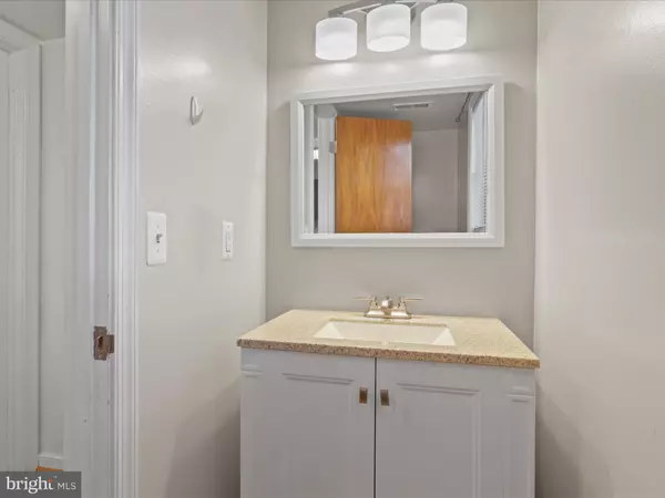 Arlington, VA 22204,1528 11TH ST S