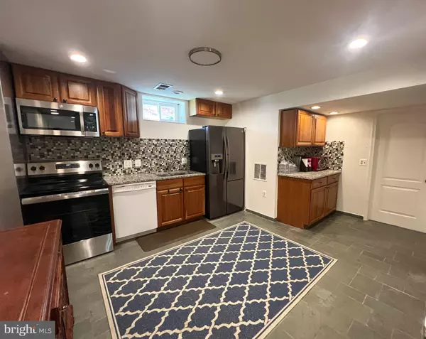 Alexandria, VA 22301,2302 E RANDOLPH AVE #BASEMENT