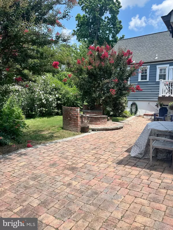 2302 E RANDOLPH AVE #BASEMENT, Alexandria, VA 22301