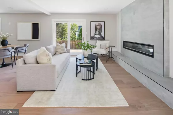 Vienna, VA 22181,2615 LEMONTREE LN