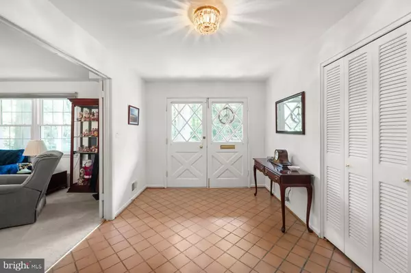 Fairfax, VA 22031,9016 HAMILTON DR