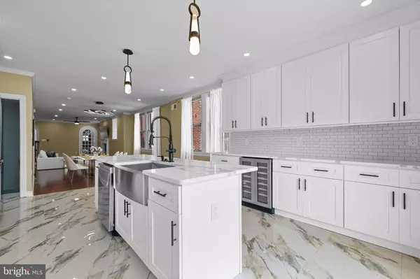 Philadelphia, PA 19143,4910 PINE ST