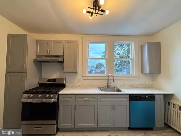 529 MONMOUTH ST, Gloucester City, NJ 08030