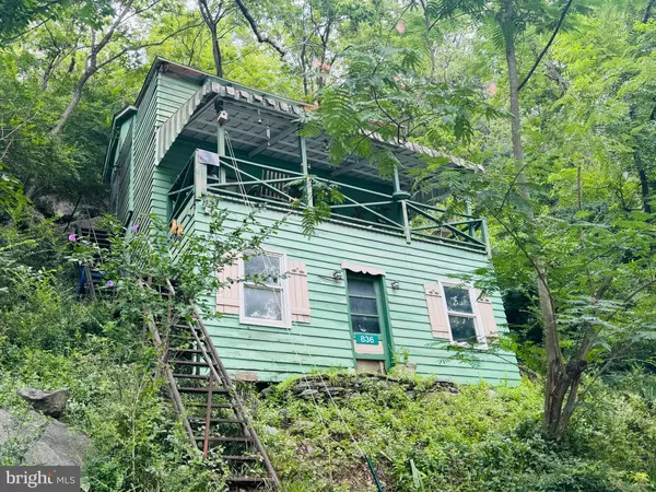 836 BENNYS BEACH RD, Front Royal, VA 22630