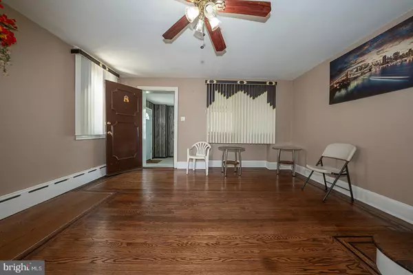 Upper Darby, PA 19082,105 N FAIRVIEW AVE