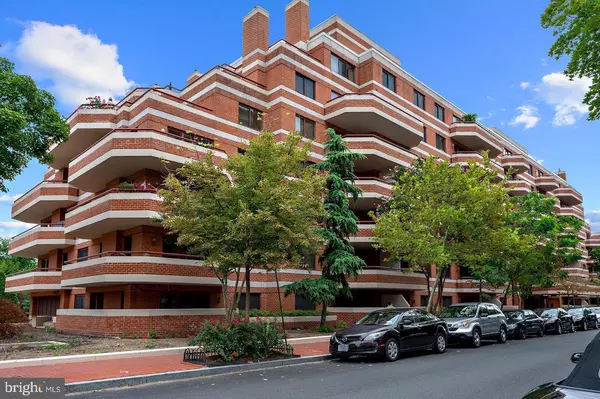 2301 N ST NW #214, Washington, DC 20037