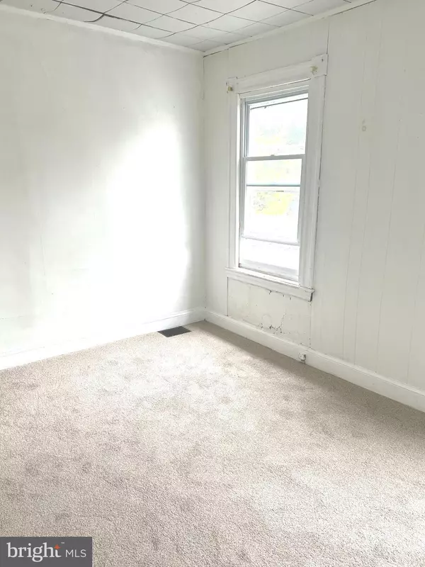 Baltimore, MD 21206,5138 BELAIR RD #2ND FL REAR ENTRANCE