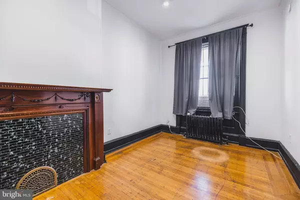 Philadelphia, PA 19104,3724 BARING ST #2R-3R