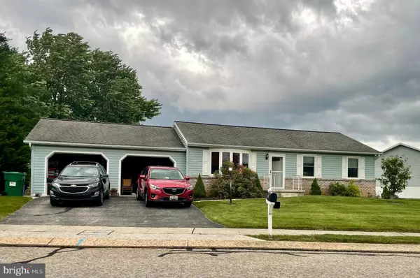 213 MADISON ST, Hanover, PA 17331