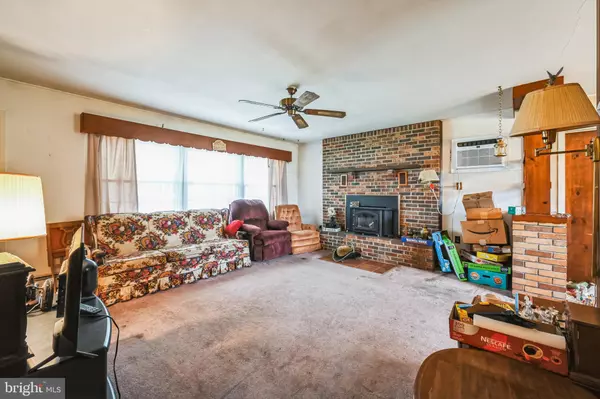 Levittown, PA 19054,23 NEW POND LN