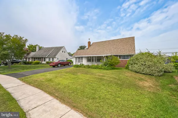 Levittown, PA 19054,23 NEW POND LN