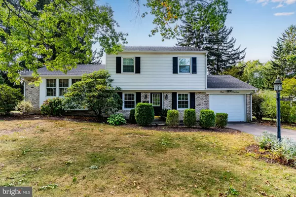 414 DEERFIELD RD, Camp Hill, PA 17011