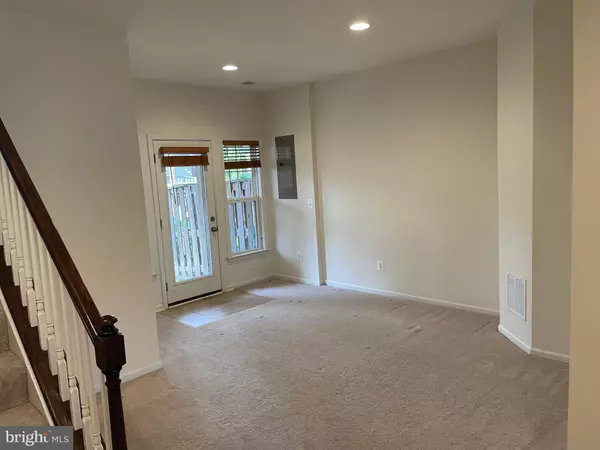 Ashburn, VA 20147,43302 FOYT TER