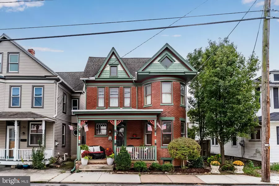 18 E KELLER ST, Mechanicsburg, PA 17055