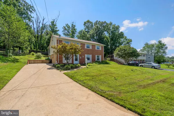 6503 CARRIAGE DR, Alexandria, VA 22310