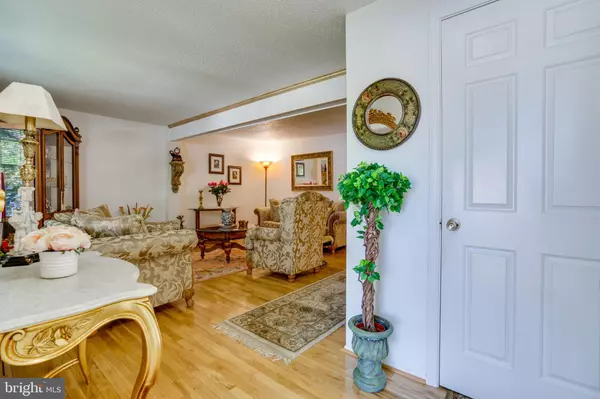 Burke, VA 22015,5838 HIGH BLUFF CT