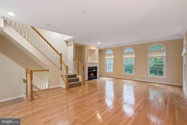 Vienna, VA 22182,8878 ASHGROVE HOUSE LN