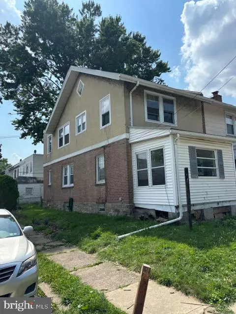 216 WOODLAWN AVE, Darby, PA 19023