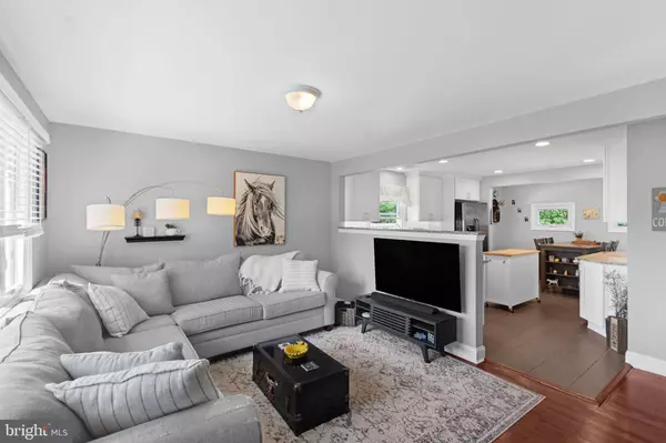 Manville, NJ 08835,414 WHITE AVE