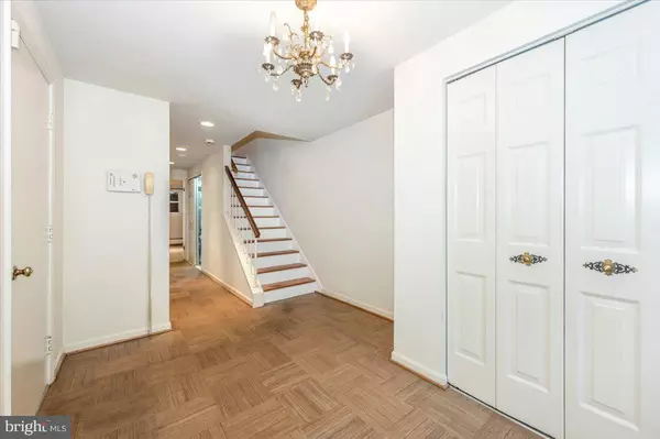 Montgomery Village, MD 20886,19810 GREENSIDE TER