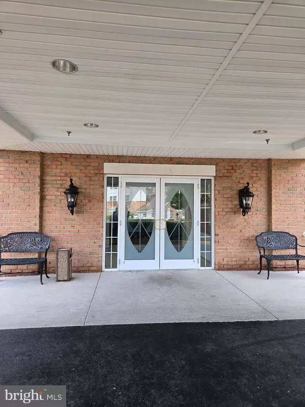Gambrills, MD 21054,2605 CHAPEL LAKE DR #212