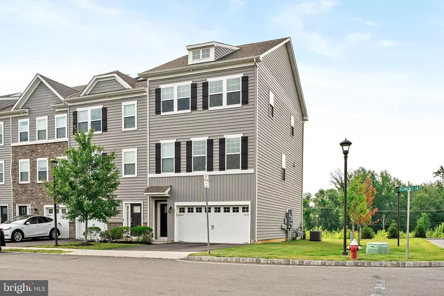 1 FLORENCE LN, Mount Laurel, NJ 08054