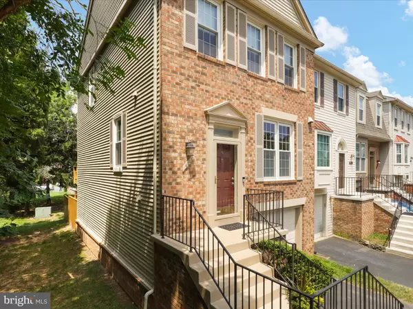 Fairfax, VA 22033,4255 SLEEPY LAKE DR
