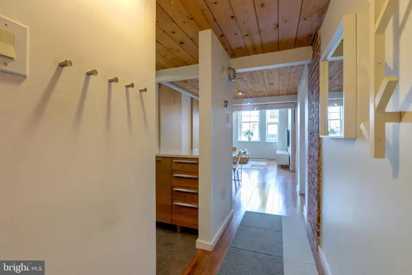 Philadelphia, PA 19130,870 N 28TH ST #201