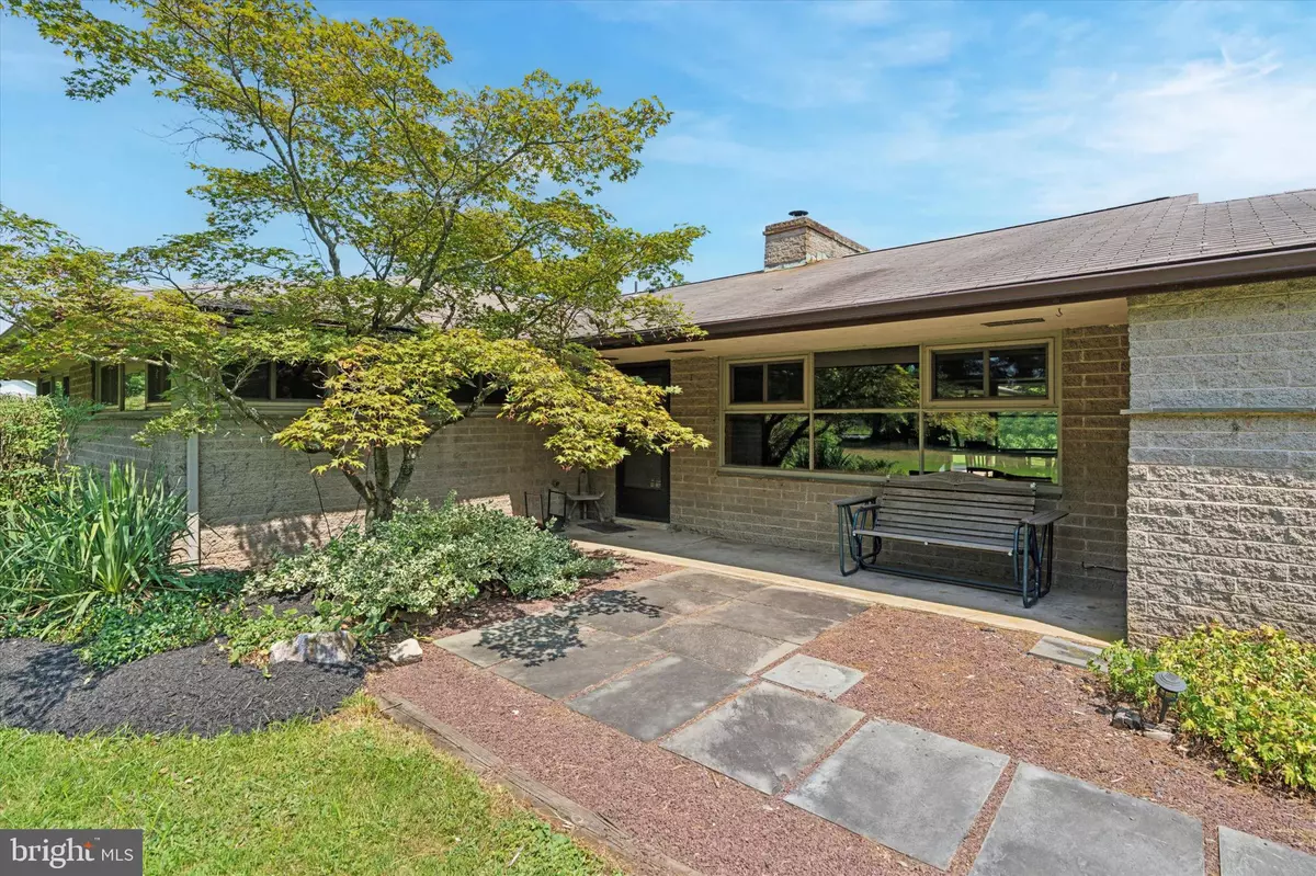 Harleysville, PA 19438,555 HOFFMAN RD