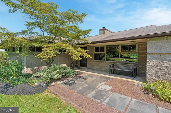 555 HOFFMAN RD, Harleysville, PA 19438