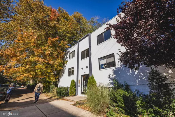 Philadelphia, PA 19104,310 N 32ND ST #APT 1 -APT BB