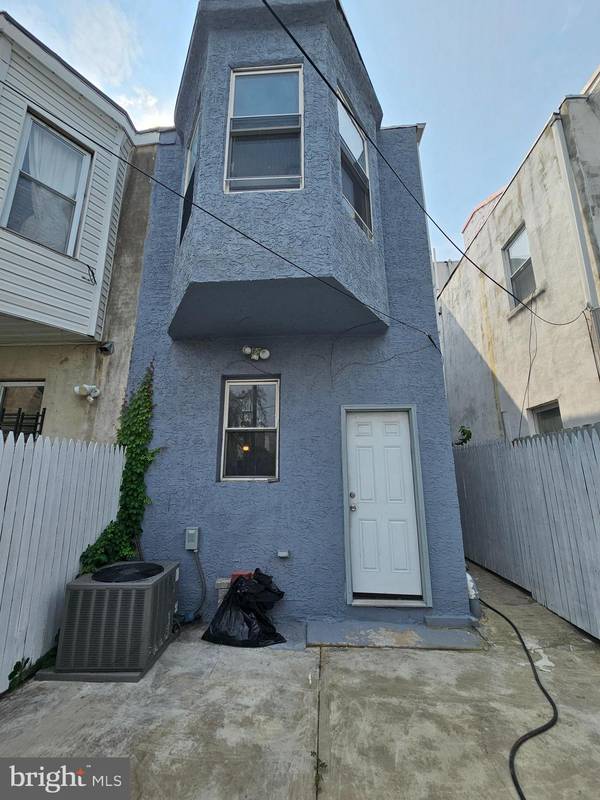 Philadelphia, PA 19145,1719 S 18TH ST