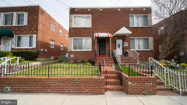 604 NICHOLSON ST NE, Washington, DC 20011