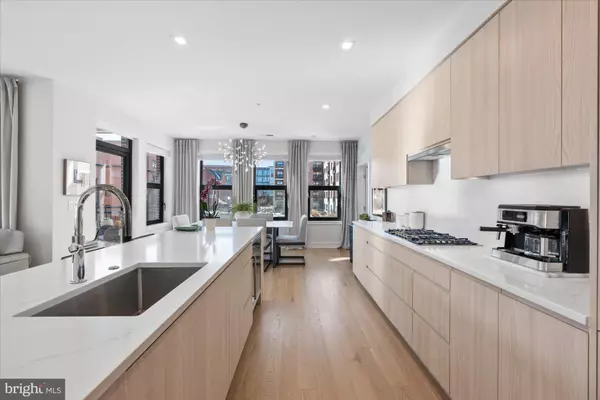 Alexandria, VA 22301,737 SWANN AVE #212