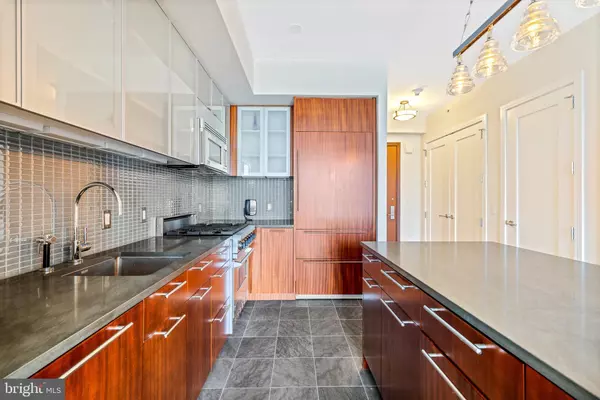 Philadelphia, PA 19102,1414 S PENN SQ #14E