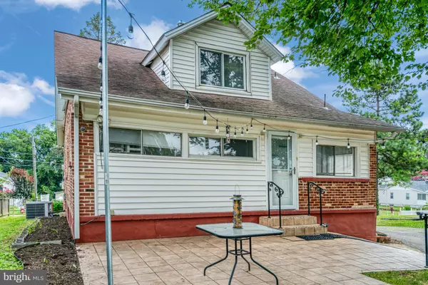 Annandale, VA 22003,6437 HOLYOKE DR