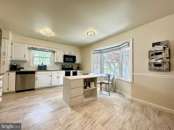 Mclean, VA 22101,6728 CHURCHILL RD