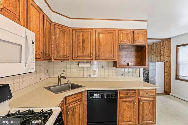 Glen Burnie, MD 21060,210 HOLLYWOOD CT