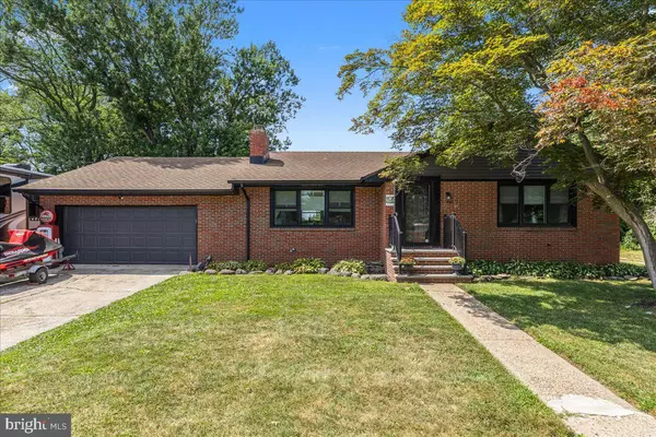 22 WHITE STAG DR, Hamilton, NJ 08620